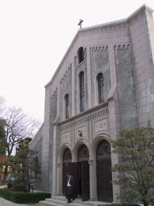 九州学院の教会前