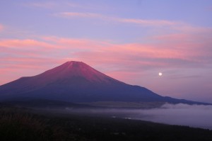 日ノ出　満月の赤富士　山中湖パノラマ台　n-③　5時23分