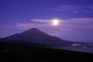日ノ出　満月の赤富士　山中湖パノラマ台　n-①　4時53分