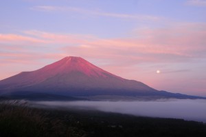 日ノ出　満月の赤富士　山中湖パノラマ台n-④　5時26分