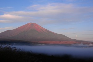 日ノ出　満月の赤富士　山中湖パノラマ台　n-⑤　5時39分
